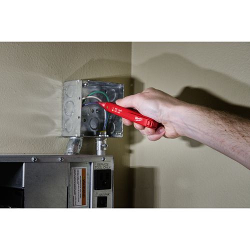 Dual Range Voltage Detector 6 Dual Range Voltage Detector