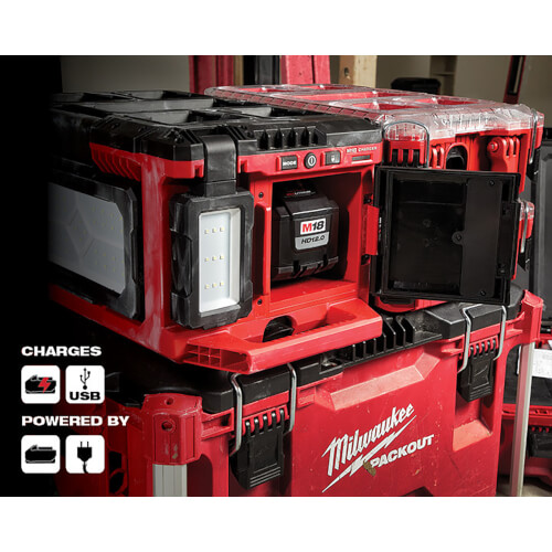 M18 PACKOUT Light/Charger 6 M18 PACKOUT Light/Charger